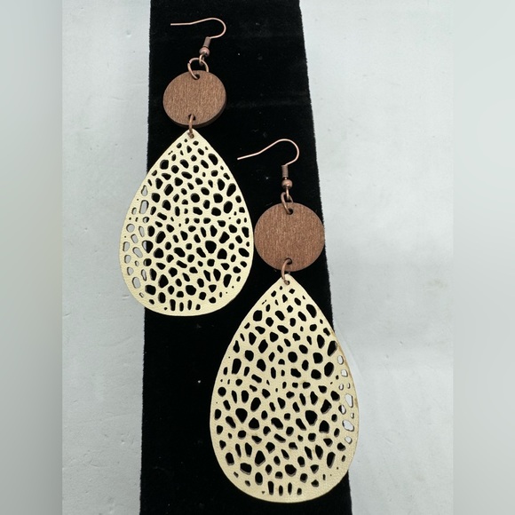 NWT Apricot Cut-Out Water Drop Earrings with Rose Gold Hardware - Picture 2 of 2